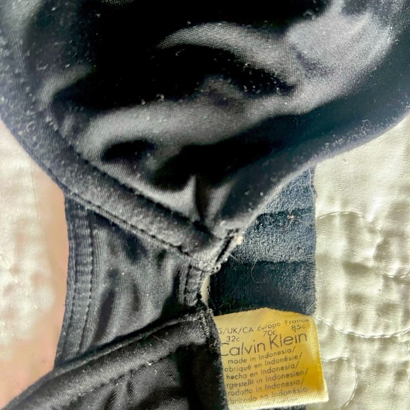Calvin Klein Black Underwire (Feels like your own skin) comfy Bra 32C - Picture 3 of 3
